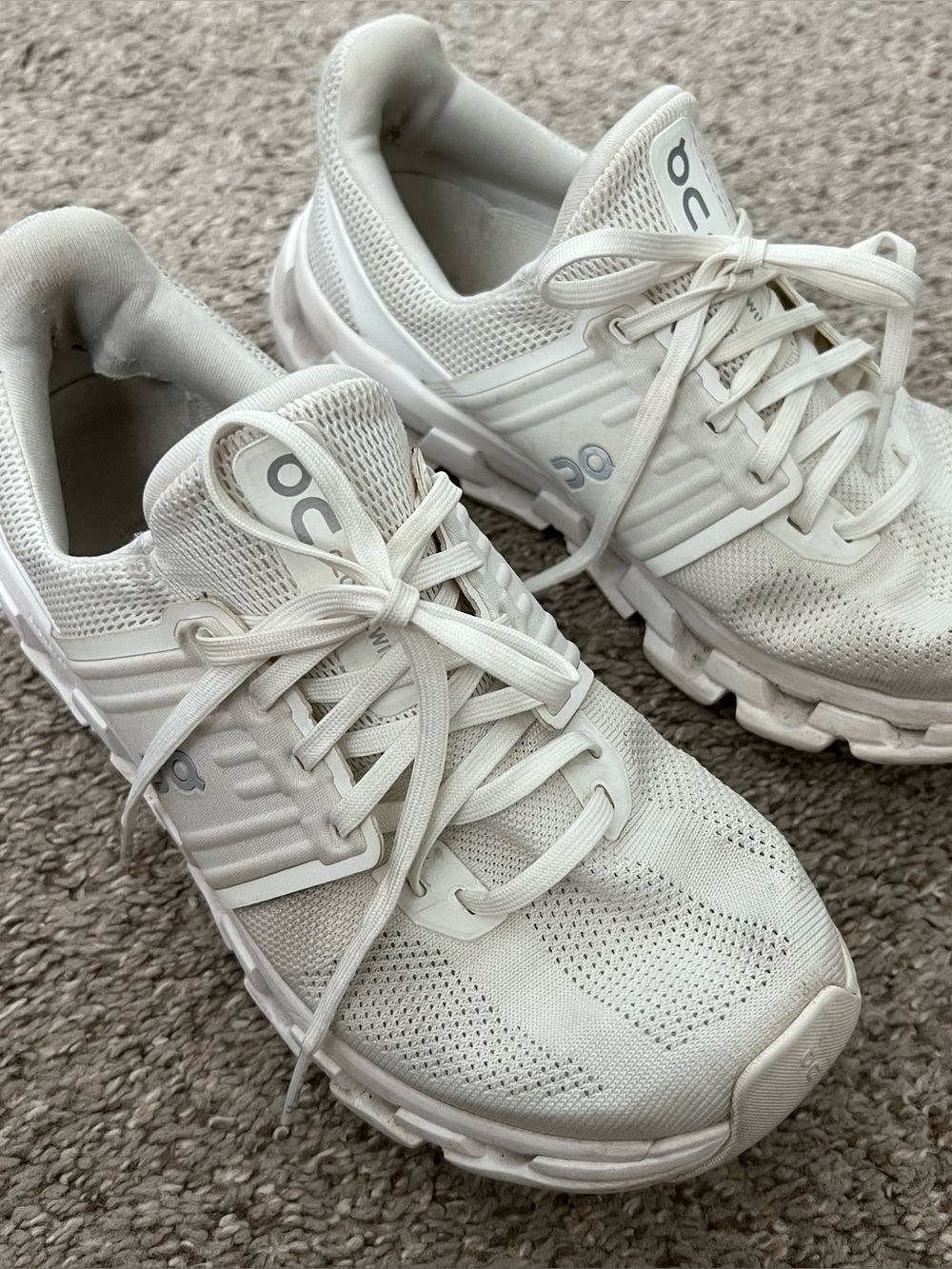 ON Cloudrunning Women’s White Mesh Lace-Up Sneakers Size 8